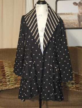 IC COLLECTION Black Trench Coat with Tan Dot & Striped Lapel